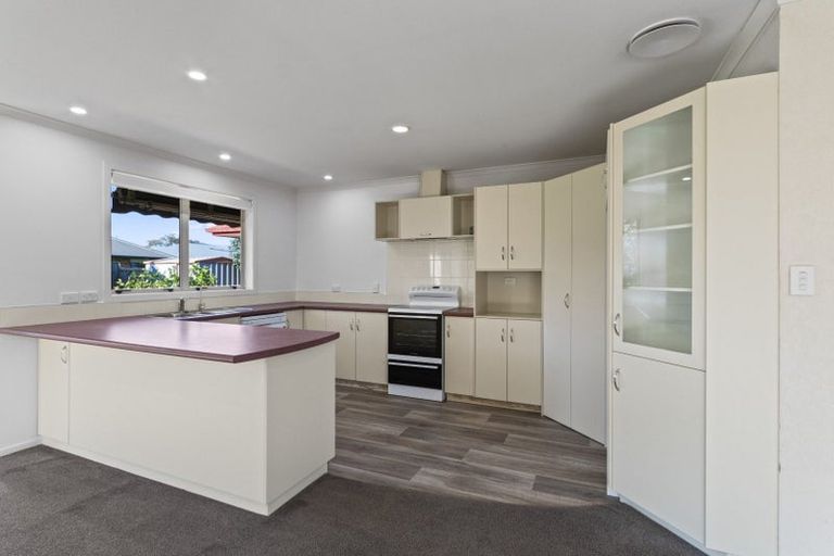 Photo of property in 28 Oaklands Drive, Cambridge, 3434