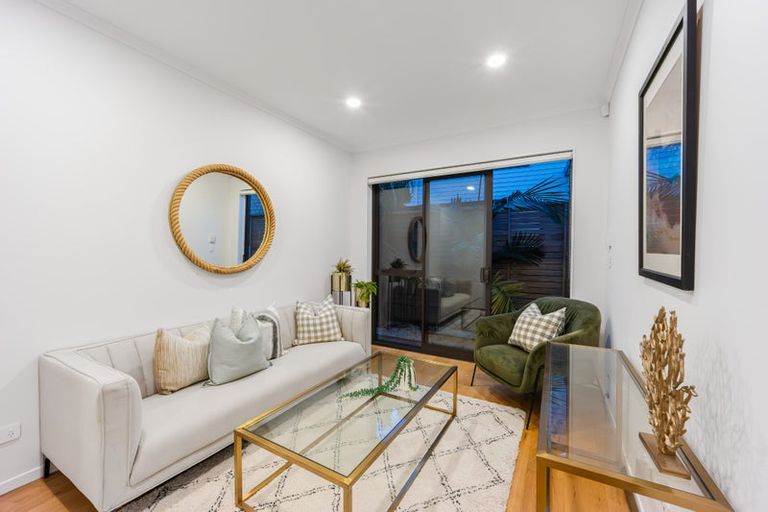 Photo of property in 73 Headsail Drive, Long Bay, Auckland, 0630