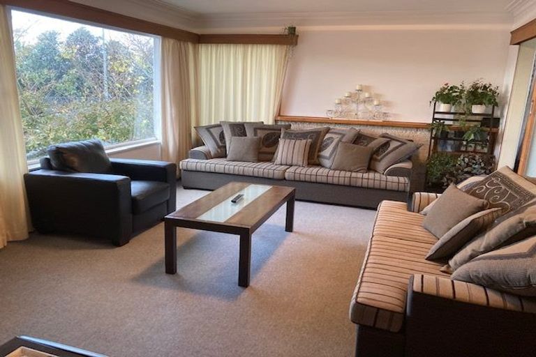 Photo of property in 552 East Coast Road, Windsor Park, Auckland, 0630