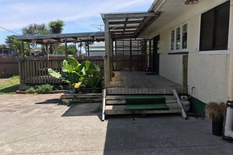 Photo of property in 42 Cosgrave Road, Papakura, 2110
