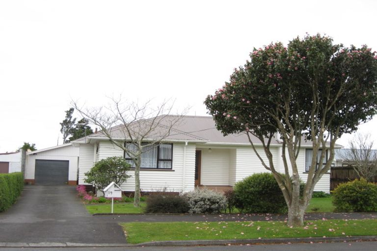 Photo of property in 19 Kauri Street, Merrilands, New Plymouth, 4312