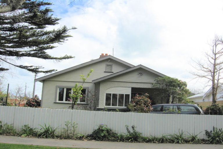 Photo of property in 18 Selwyn Crescent, College Estate, Whanganui, 4500