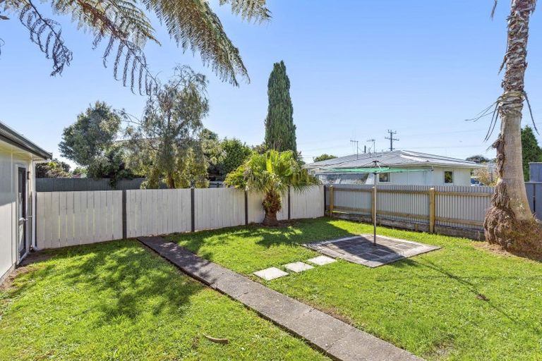 Photo of property in 120 Queen Street West, Levin, 5510