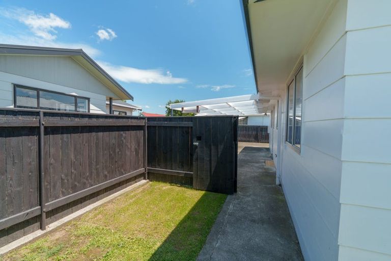 Photo of property in 33 Tiller Close, Kelvin Grove, Palmerston North, 4414