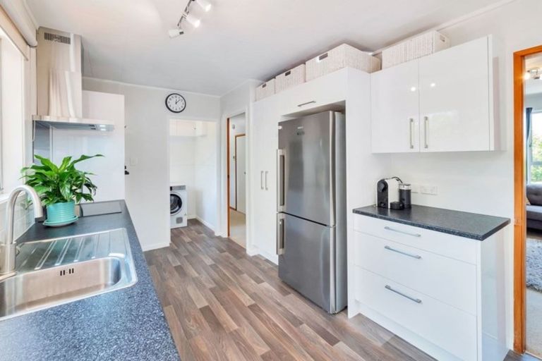 Photo of property in 2/8 Cranston Street, Torbay, Auckland, 0632