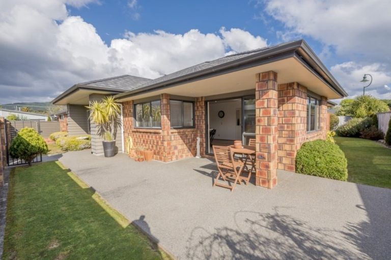 Photo of property in 14 Hulme Way, Raumati Beach, Paraparaumu, 5032