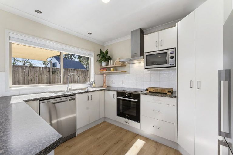 Photo of property in 15 Emery Place, Papamoa Beach, Papamoa, 3118