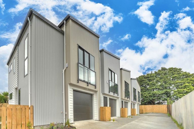 Photo of property in 40d Innismara Avenue, Wattle Downs, Auckland, 2103