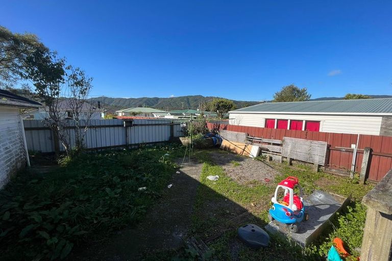 Photo of property in 120 Wainuiomata Road, Wainuiomata, Lower Hutt, 5014