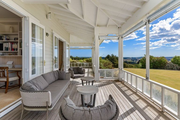 Photo of property in 38 Kaipara View Road, Helensville, 0875