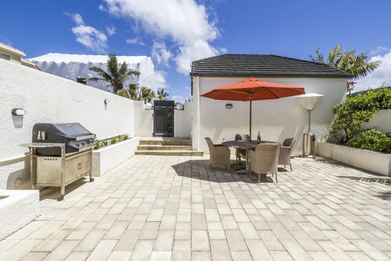 Photo of property in 1/15 Craig Road, Milford, Auckland, 0620