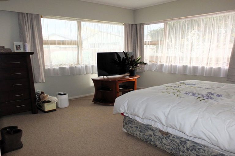 Photo of property in 76 Cook Street, Foxton, 4814