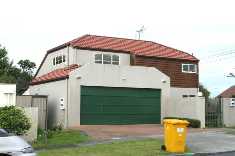 Photo of property in 2/22 Francis Street, Hauraki, Auckland, 0622