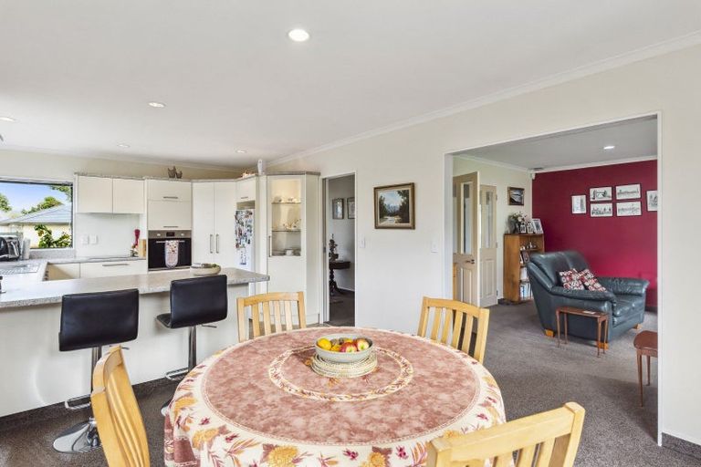 Photo of property in 18 Sunburst Court, Paraparaumu Beach, Paraparaumu, 5032