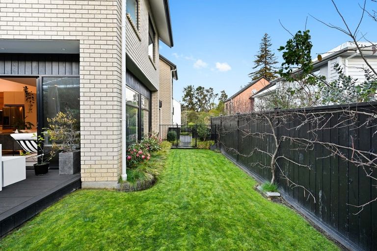 Photo of property in 3d Lake Domain Drive, Frankton, Hamilton, 3204