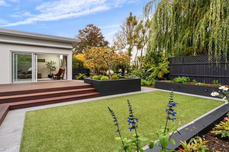 Photo of property in 23 Waiwetu Street, Fendalton, Christchurch, 8052