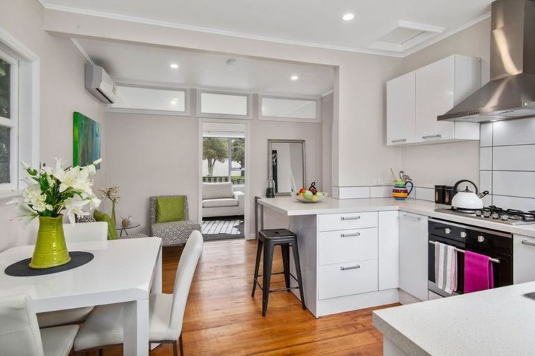 Photo of property in 34 Findlay Street, Tawa, Wellington, 5028