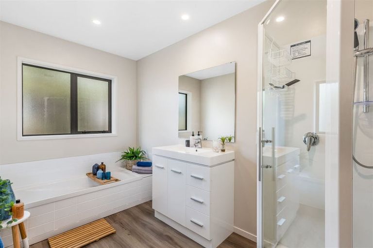 Photo of property in 9 Glenorchy Way, Aotea, Porirua, 5024