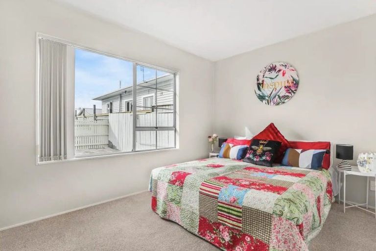 Photo of property in 3/63 Kenderdine Road, Papatoetoe, Auckland, 2025