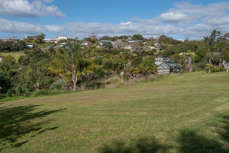 Photo of property in 46c Heretaunga Crescent, Cable Bay, 0420