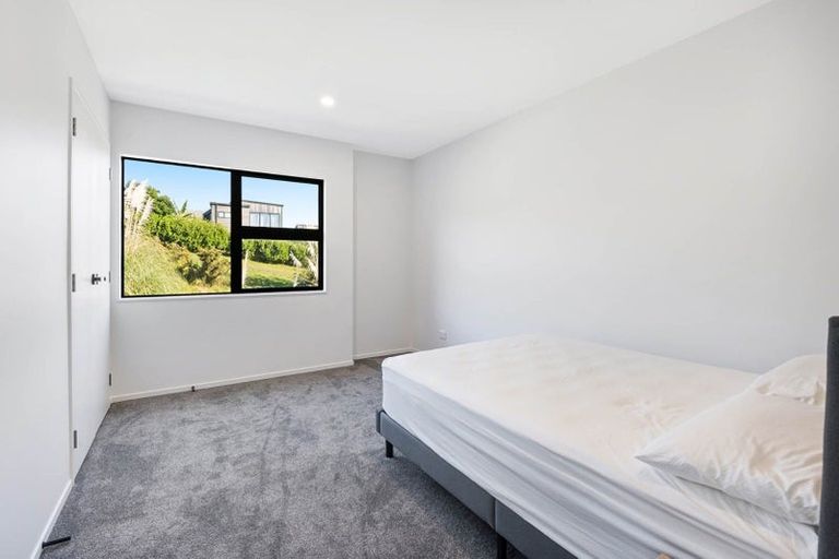 Photo of property in 4 Pleasant Way, Matakatia, Whangaparaoa, 0930