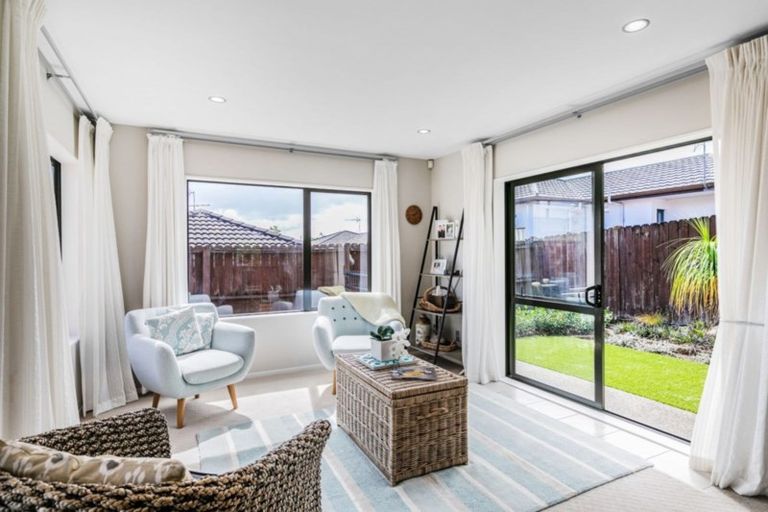 Photo of property in 86 Seabrook Avenue, New Lynn, Auckland, 0600