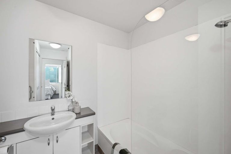 Photo of property in Bay Palms Apartments, 12/30b Bute Road, Browns Bay, Auckland, 0630