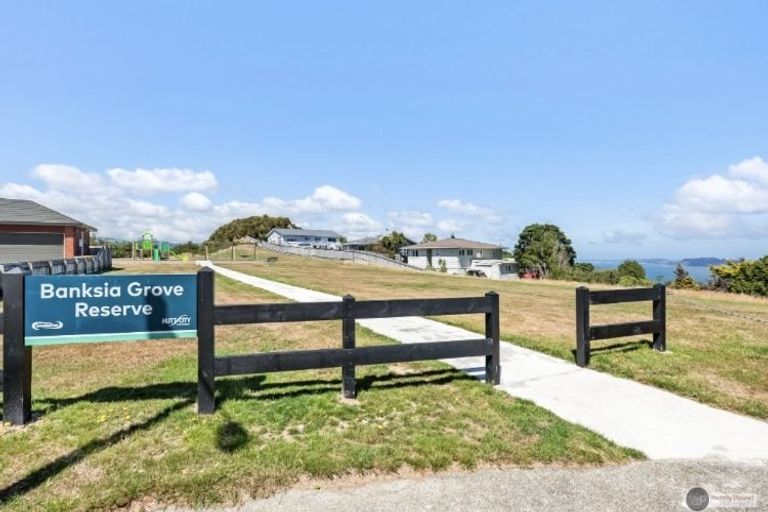 Photo of property in 4f Banksia Grove, Maungaraki, Lower Hutt, 5010
