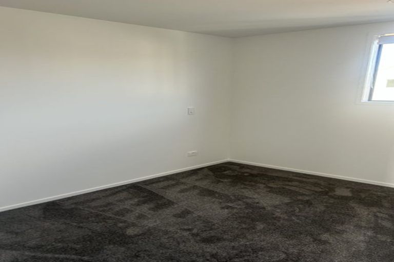 Photo of property in 2/1 Matata Place, Dallington, Christchurch, 8061