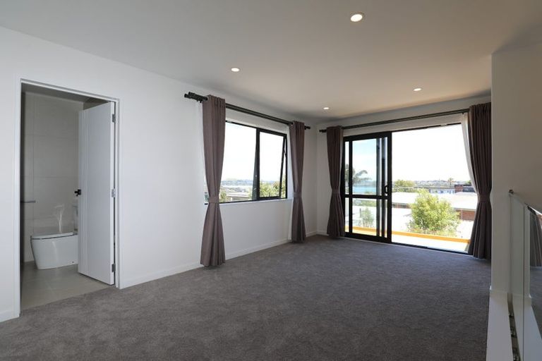 Photo of property in 58a Sorrel Crescent, Bucklands Beach, Auckland, 2012