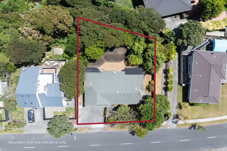 Photo of property in 22 Exploration Way, Whitby, Porirua, 5024