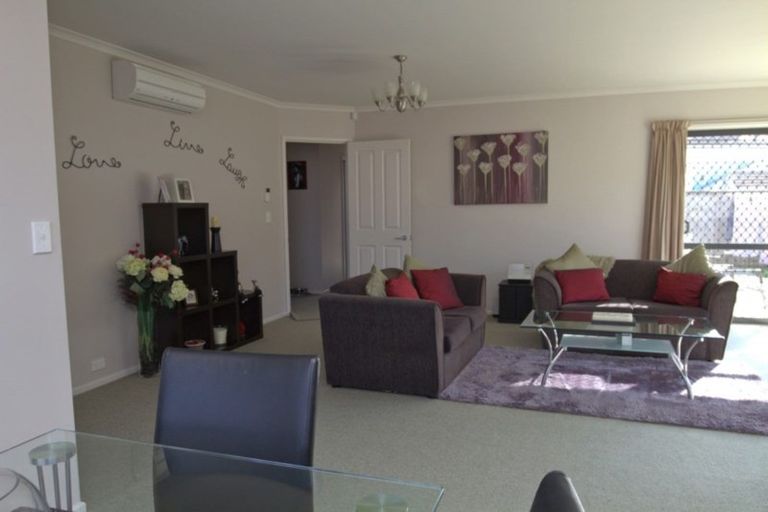 Photo of property in 43 Bowen Street, Levin, 5510