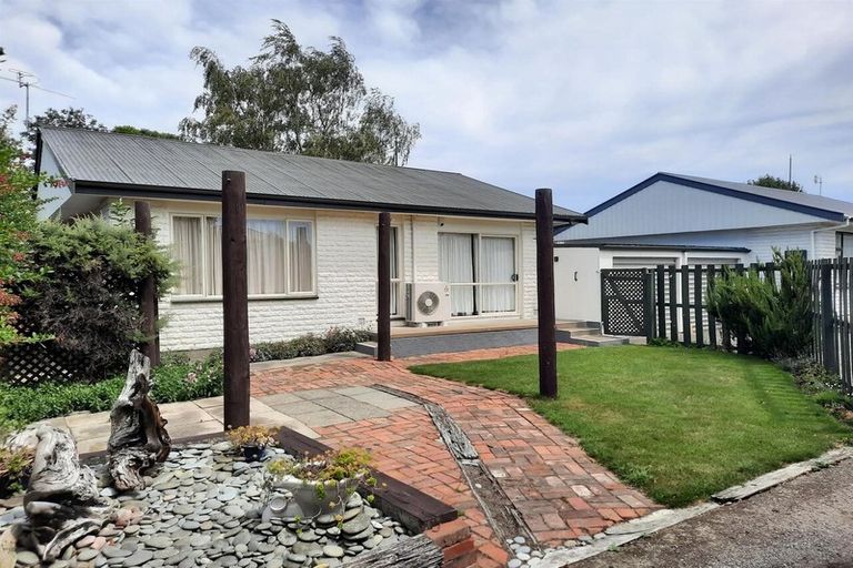 Photo of property in 2/200 Withells Road, Avonhead, Christchurch, 8042