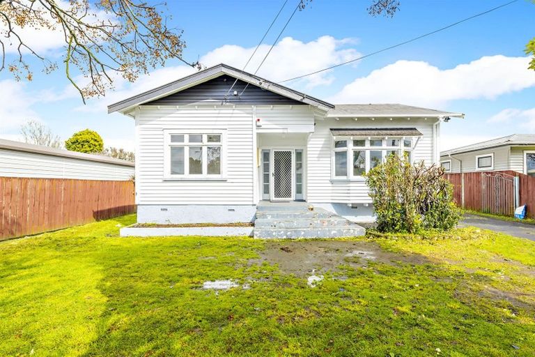 Photo of property in 2 Mckean Avenue, Manurewa, Auckland, 2102