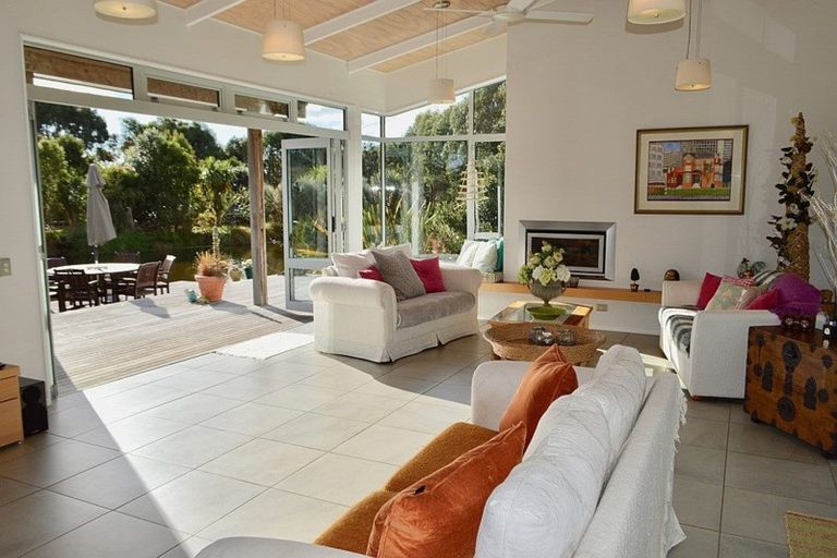 Photo of property in 31 Waitaheke Road, Te Horo, Otaki, 5581