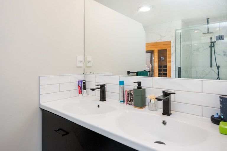 Photo of property in 8 Fraser Court, Roslyn, Palmerston North, 4414
