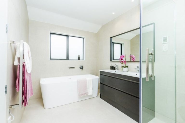 Photo of property in 5 Tawatawa Street, Long Bay, Auckland, 0630