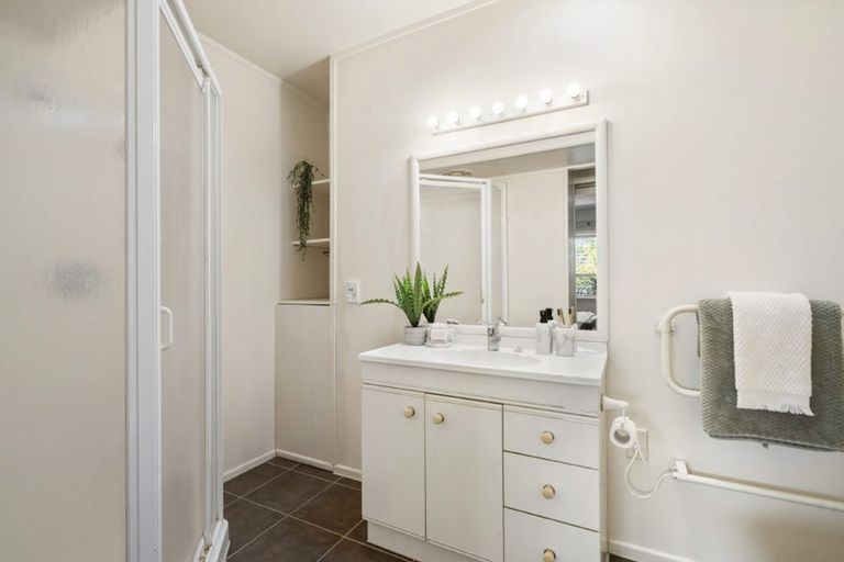 Photo of property in 1/32 Prospect Terrace, Milford, Auckland, 0620