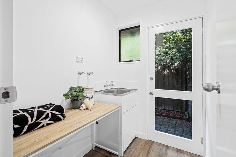 Photo of property in 2/302a Ilam Road, Burnside, Christchurch, 8053