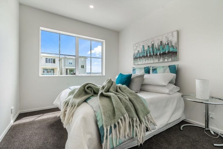 Photo of property in 11 Fernly Rise, Flat Bush, Auckland, 2019
