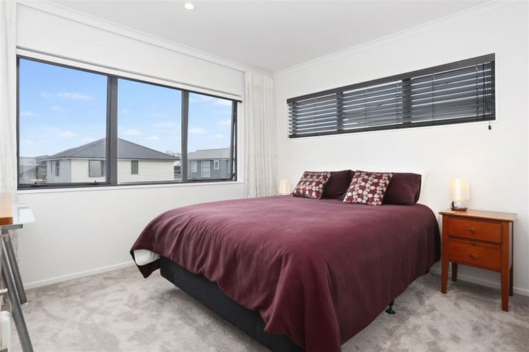 Photo of property in 21 Kukuwai Avenue, Red Beach, 0932