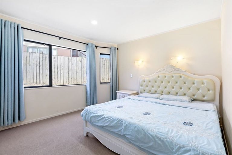 Photo of property in 2/160 Archers Road, Glenfield, Auckland, 0629