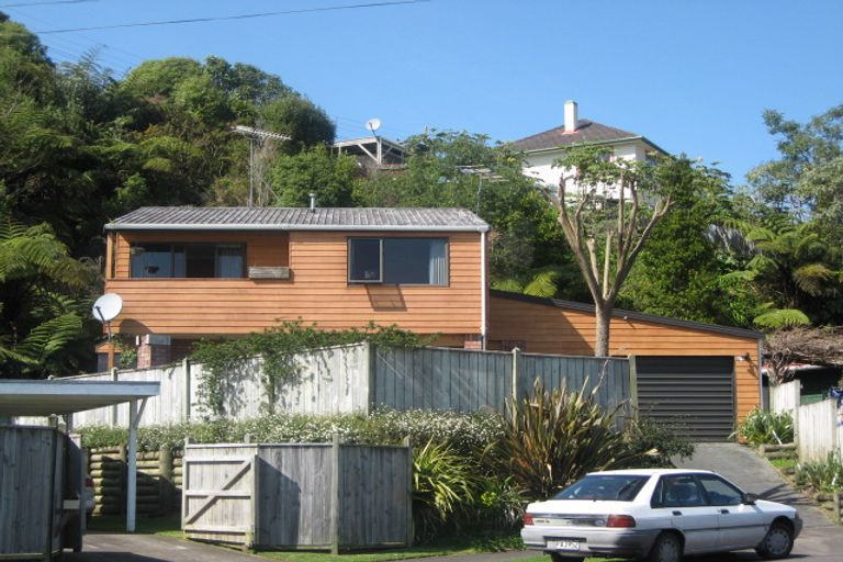 Photo of property in 33 Beaumont Crescent, Frankleigh Park, New Plymouth, 4310