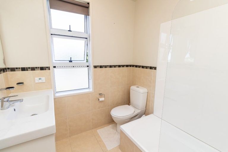 Photo of property in 131 Seatoun Heights Road, Miramar, Wellington, 6022