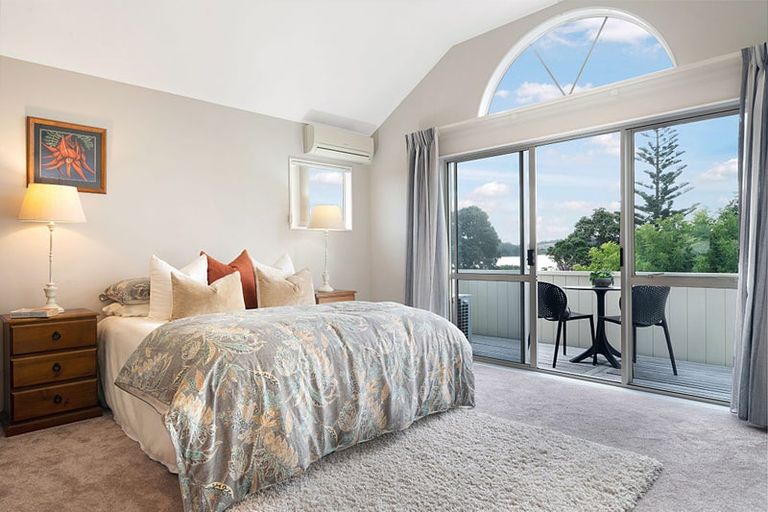 Photo of property in 50 Settlers Grove, Orewa, 0931