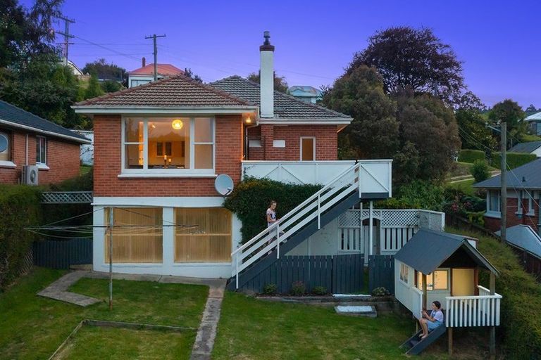 Photo of property in 10 Scotland Terrace, Green Island, Dunedin, 9018