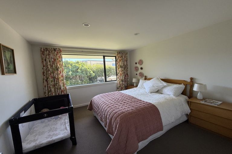 Photo of property in 18 Kelliher Drive, Wanaka, 9305