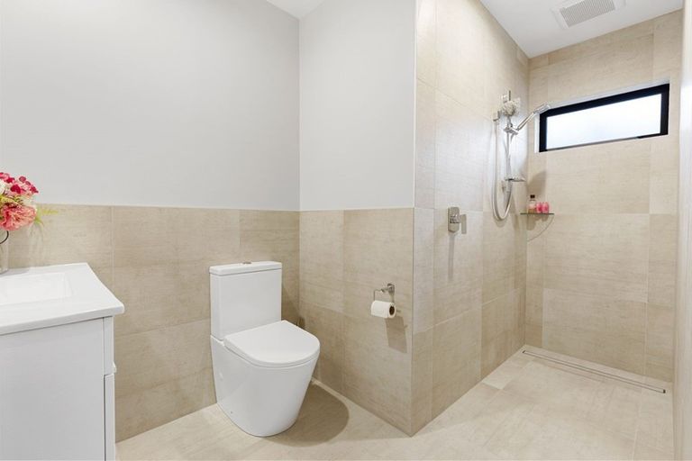 Photo of property in 14 Hanmer Place, Highbury, Palmerston North, 4412