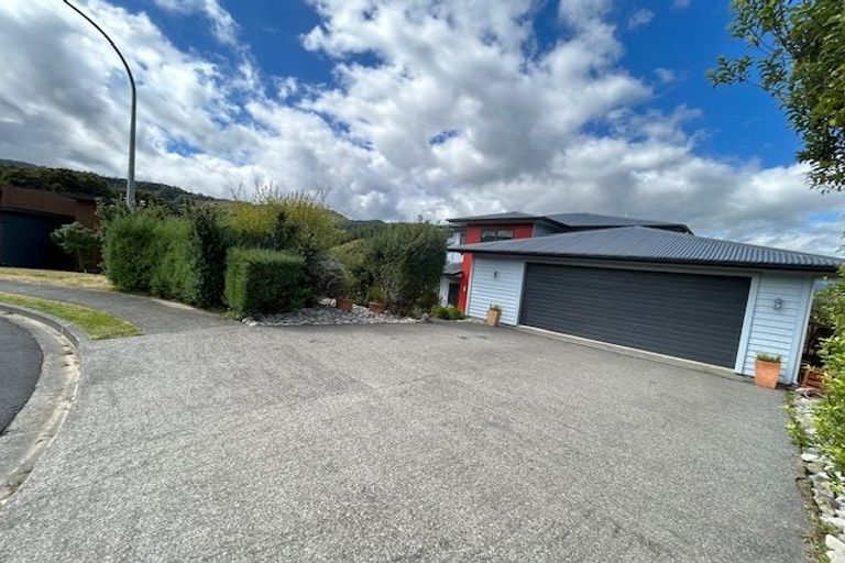 Photo of property in 16 Frankie Stevens Place, Riverstone Terraces, Upper Hutt, 5018