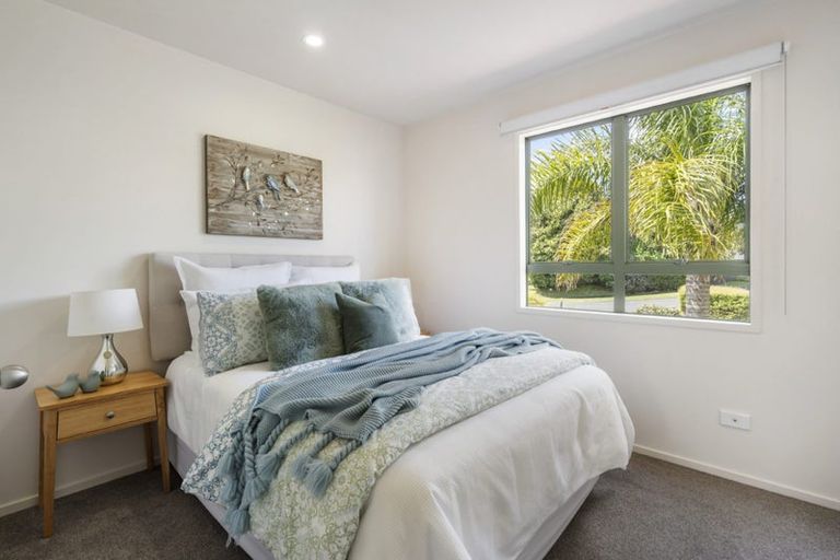 Photo of property in 15 Arirang Rise, Pinehill, Auckland, 0632